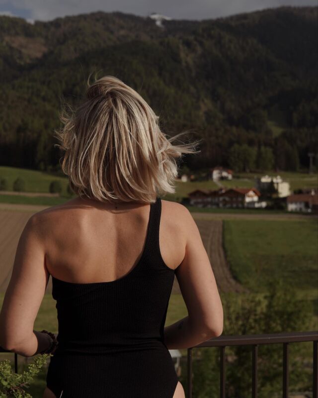Let the wind do the talking ✨🤍 
.
.
.
#inspirational #activelifestyle #activeliving #wellness #südtirol #altoadige #southtyrol